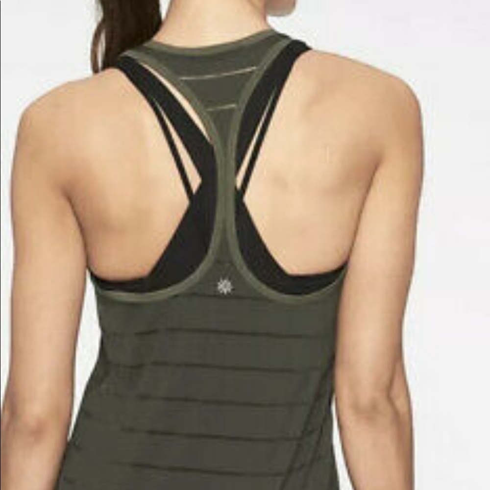 Athleta hi-neck chi tank